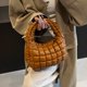 thumbnail image 2 of Zippe Cloud Bag Mujer PU Puffer Tote Gran Capacidad Al Aire Libre Rojo, 2 of 9