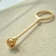 thumbnail image 2 of Elegante diseño de rosa Lady Holder Protege tus dedos, 16 mm dorado Zulema Sostenedor de dedo de fumar, 2 of 8