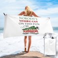 thumbnail image 1 of Nadie se va de esta divertida y antigua toalla de playa familiar navideña, toallas de baño de microfibra, manta de playa suave para desfiles, natación, yoga, mujeres y hombres, 1 of 5
