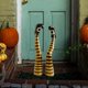 thumbnail image 1 of Piernas de malvada, accesorios divertidos para Halloween, decoración de 16 pulgadas, adorno novedoso para Halloween, para jardín, patio,, 1 of 8