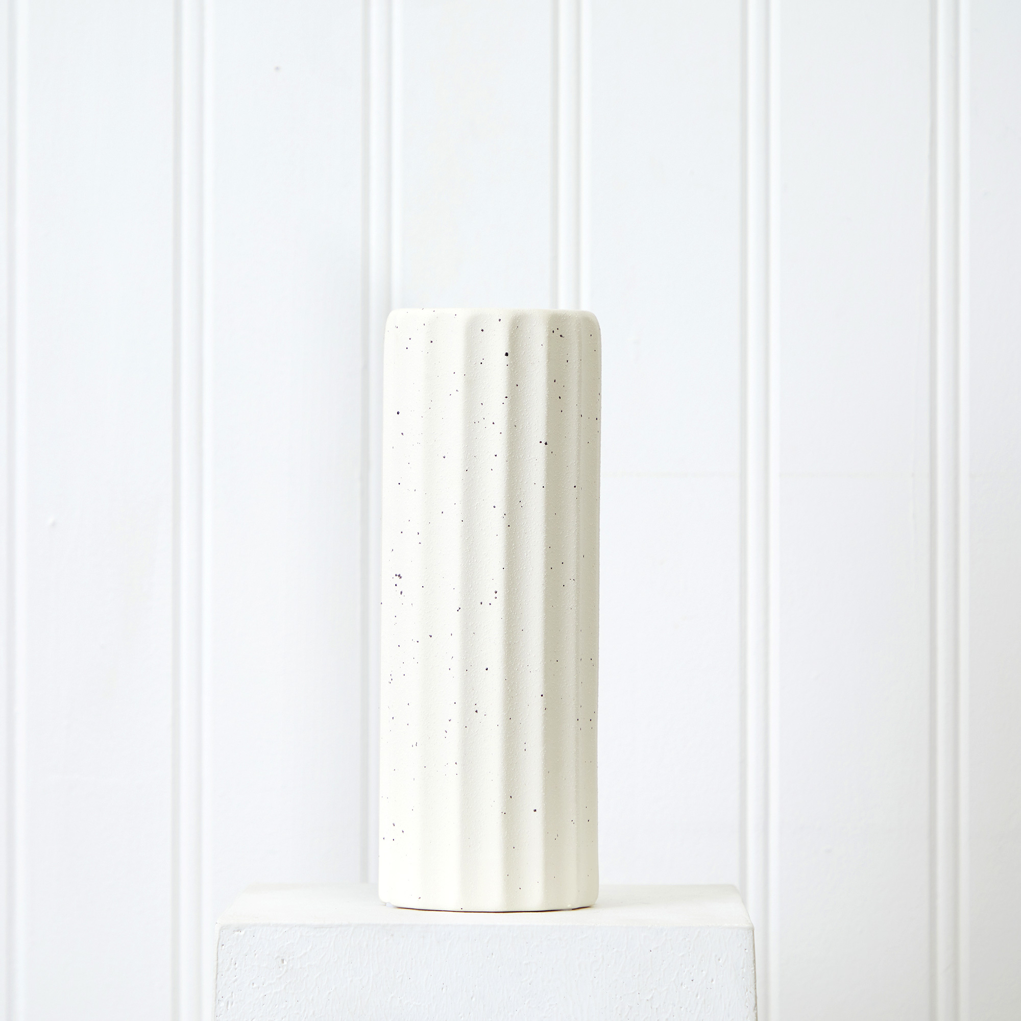 Mainstays 12" White Speckled Wavy Textured Stone Vase - image 5 of 5