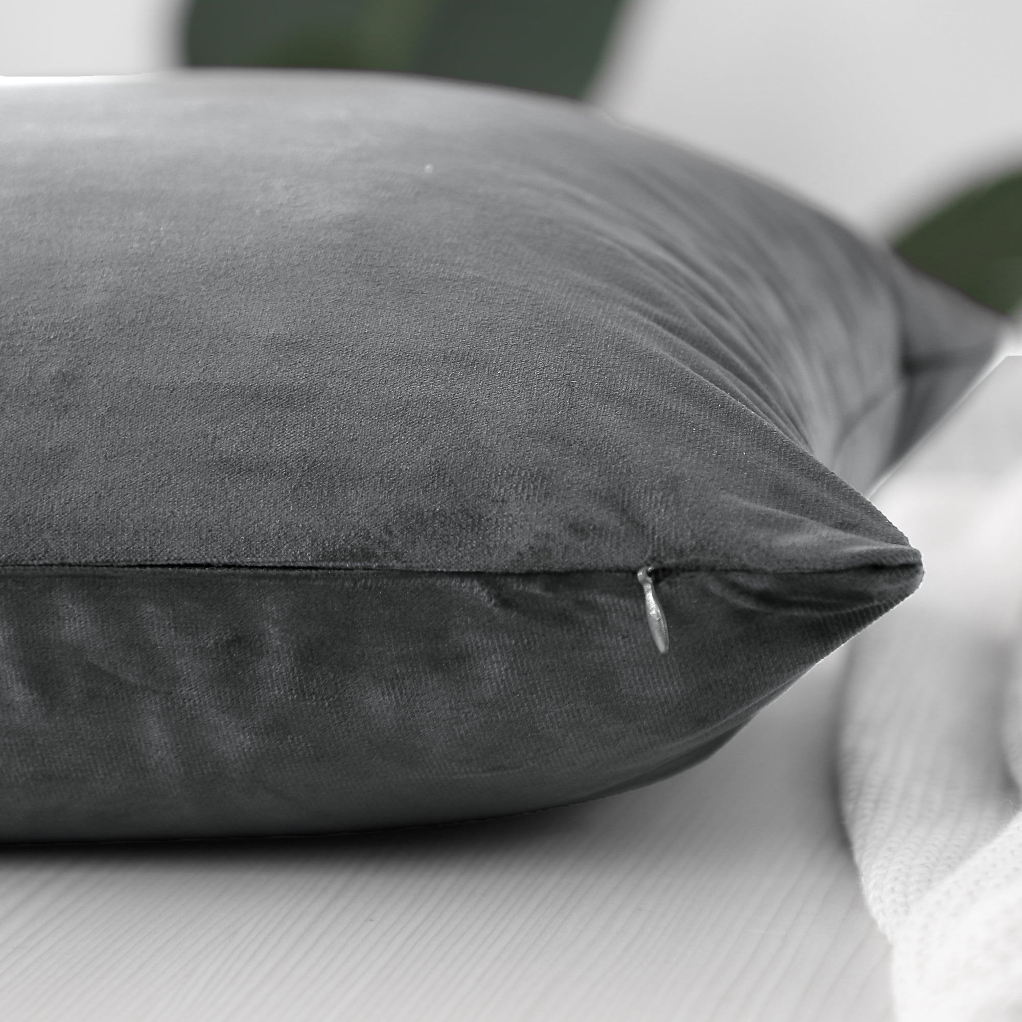 Unique Bargains 2-Pack Solid Velvet Decorative Throw Pillow Covers Gray 16"x16"