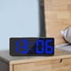 thumbnail image 4 of Reloj despertador electrónico digital, alarmas con función de repetición USB, calendario y brillo de 5 niveles. Azul, 4 of 8