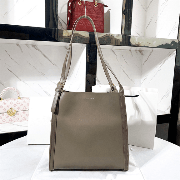 Large Capacity Handheld Tote Bag with Solid Color and Durable Leather,Portable and Casual