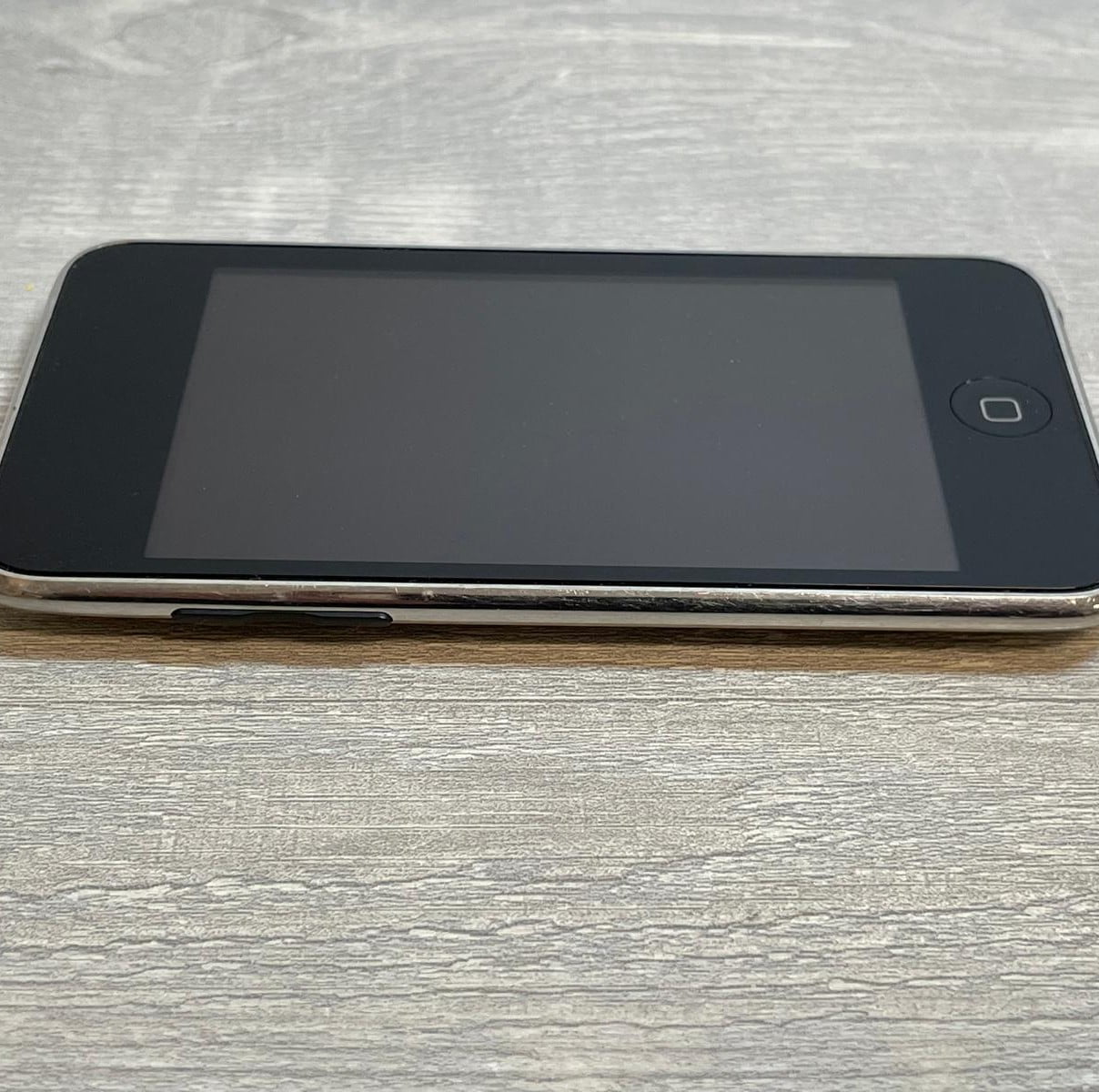 Pre-Owned Apple iPod Touch (2nd Gen), 32GB