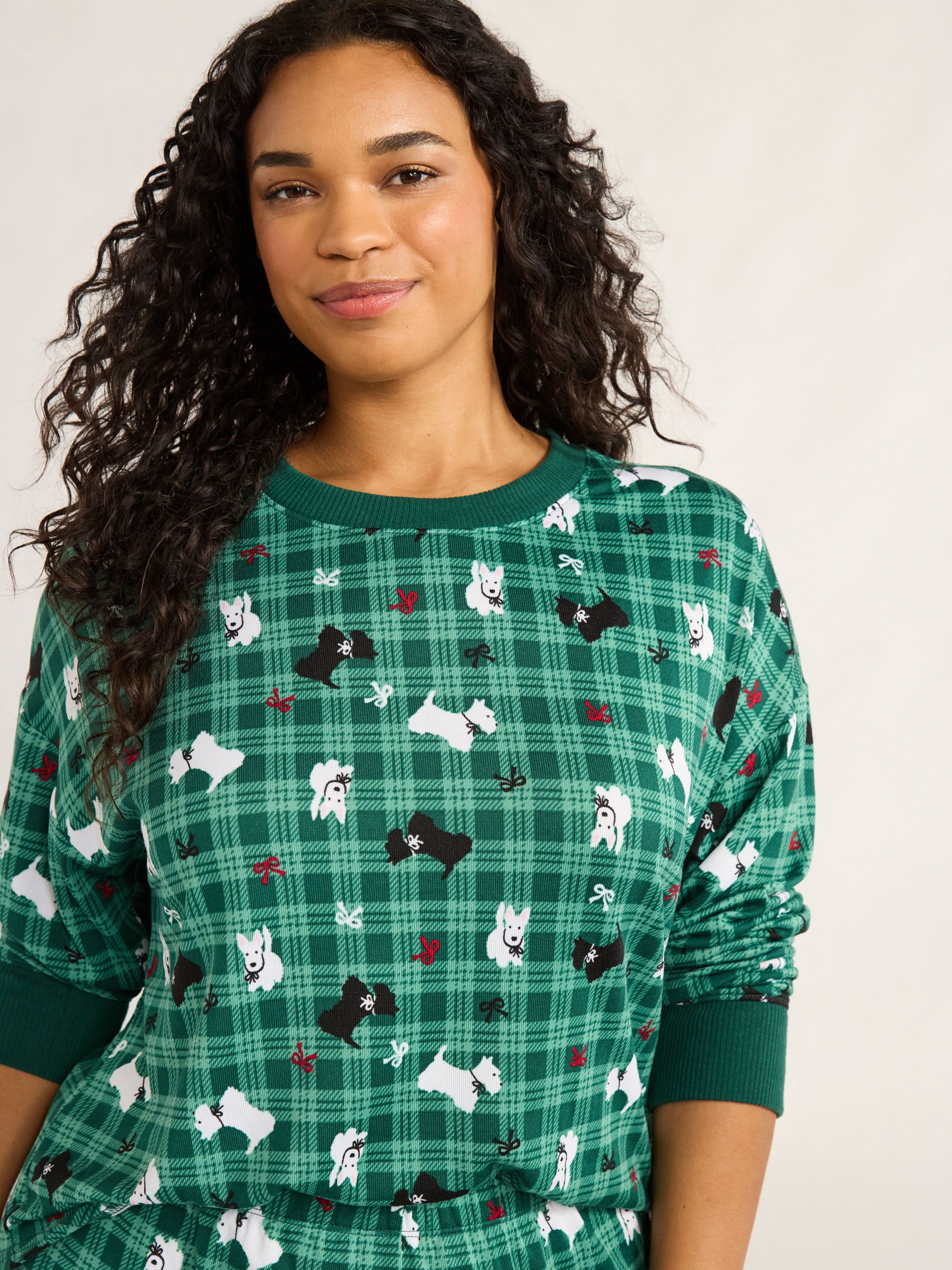 Joyspun Women's Pajama Top, Joggers and Socks Pajama Gift Set, 3-Piece, Sizes S-3X