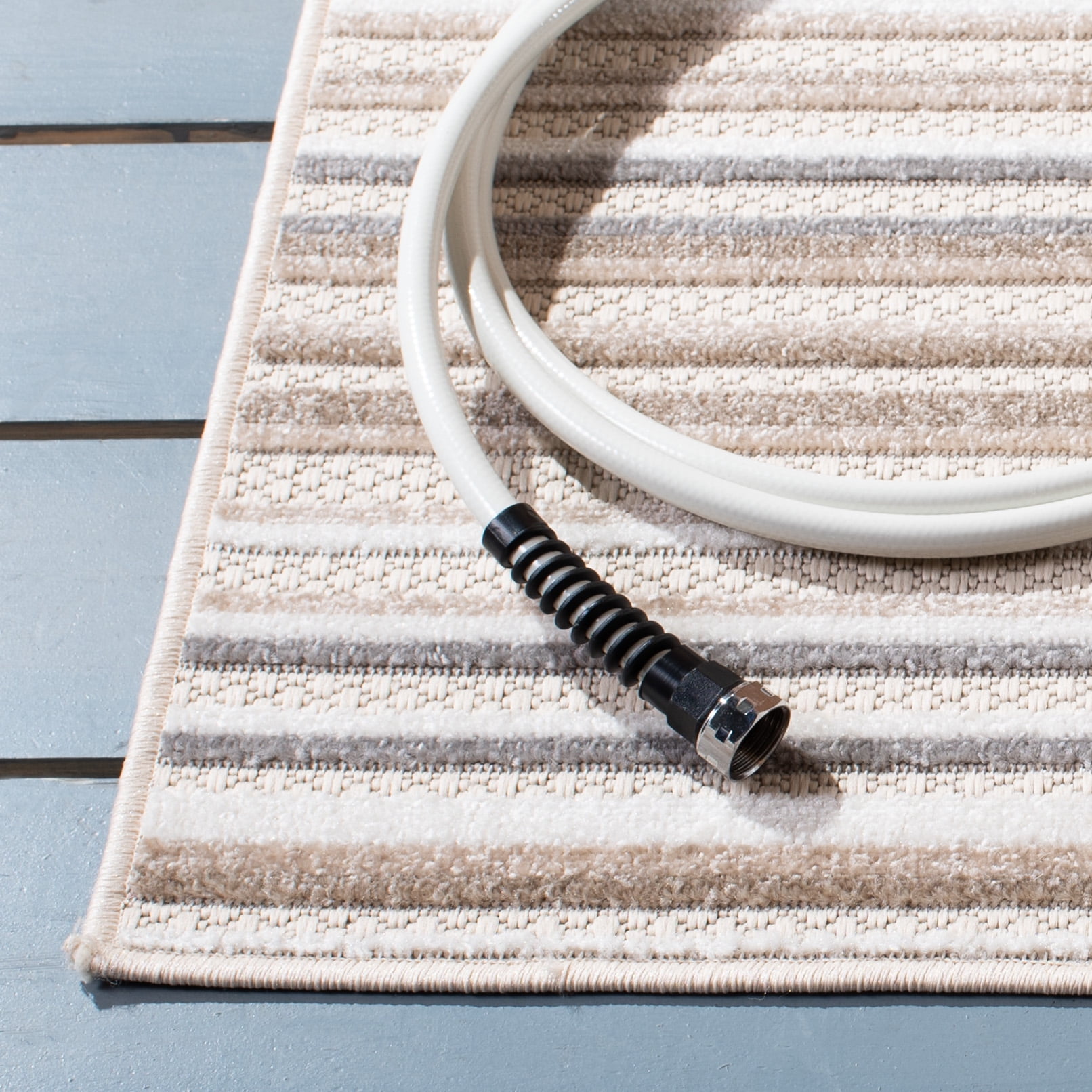 SAFAVIEH Cabana Fedelma Indoor/Outdoor Area Rug, Ivory/Grey, 4' x 7'
