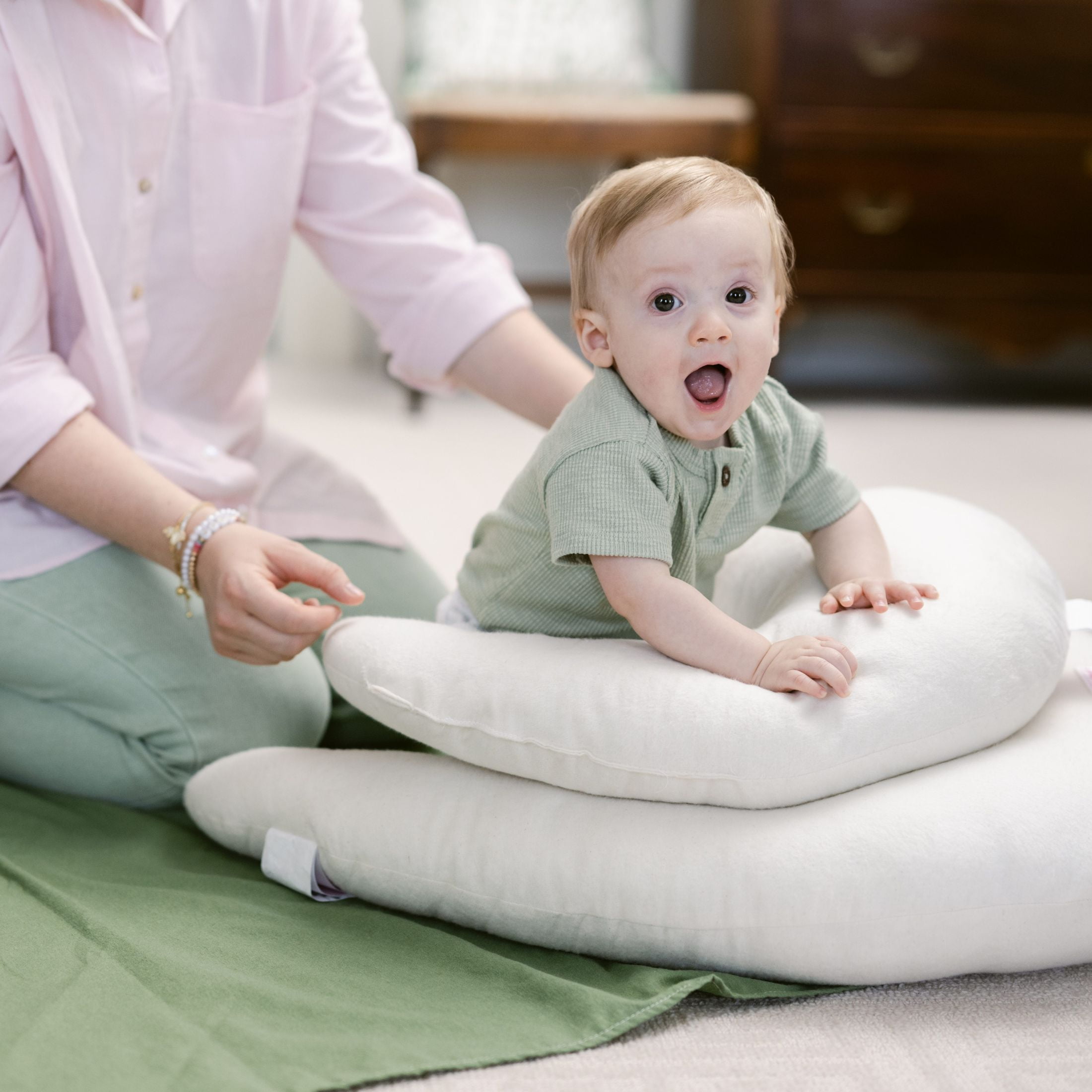 NuAngel Trintiy II Nursing Pillow Natural