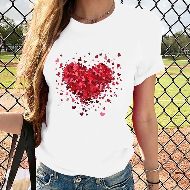 YLHFASHION T-Shirts de la Saint-Valentin pour Femmes 2025 Décontractés à Col Rond à Manches Courtes T-Shirts Mode à Imprimé Graphique de Cœur Hauts Tee en Liquidation Articles T-shirt à Manches Courtes pour Femmes