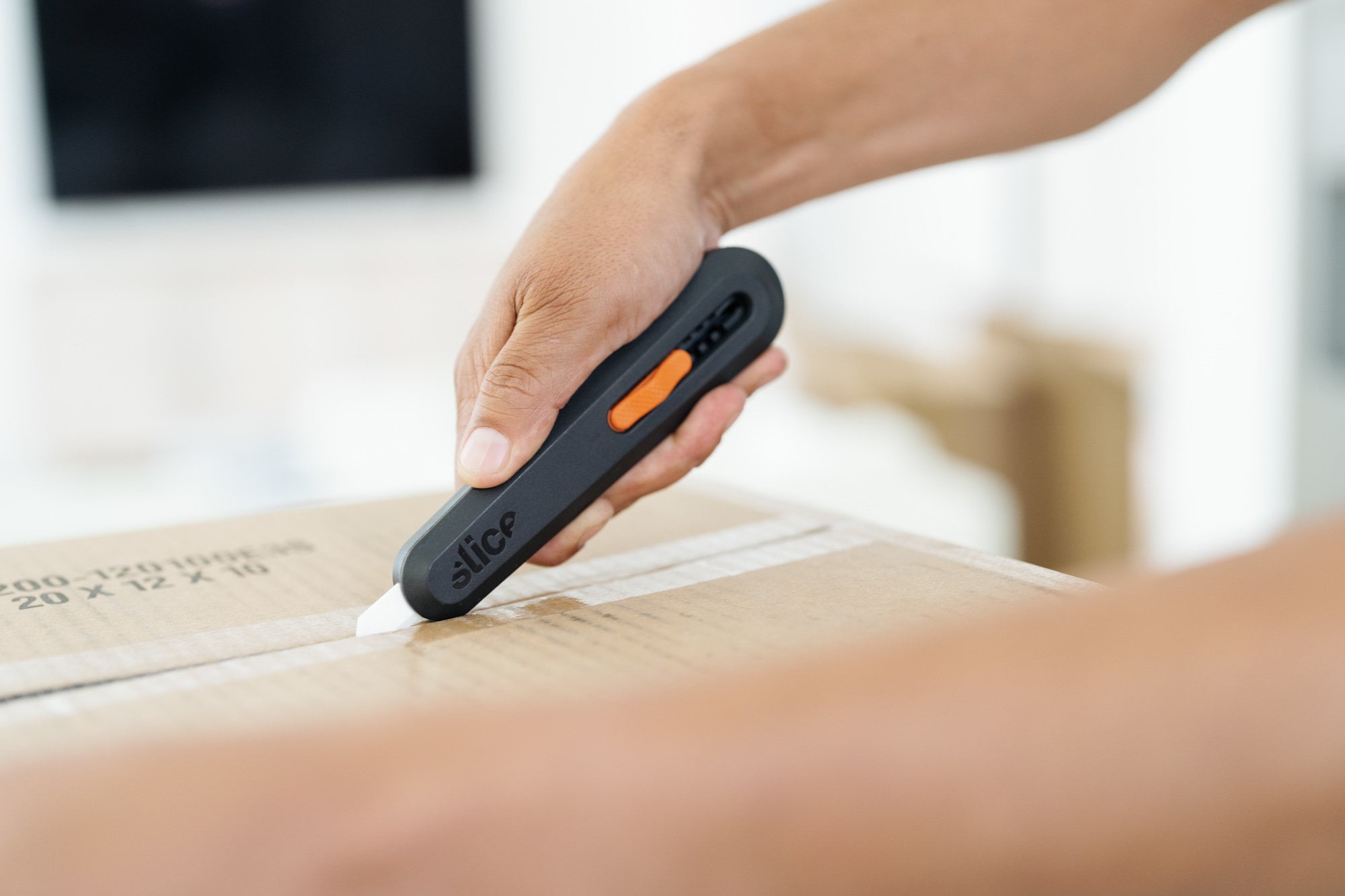 Slice 10550 Manual Utility Knife | Essential Home & Work Knife For Quick, Safe And Effective Cutting | Finger-Friendly Ceramic Safety Knife Blade