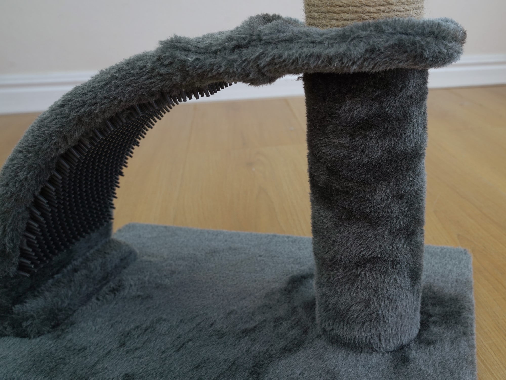 Vibrant Life 2-in-1 Cat Scratching Post, Dark Gray