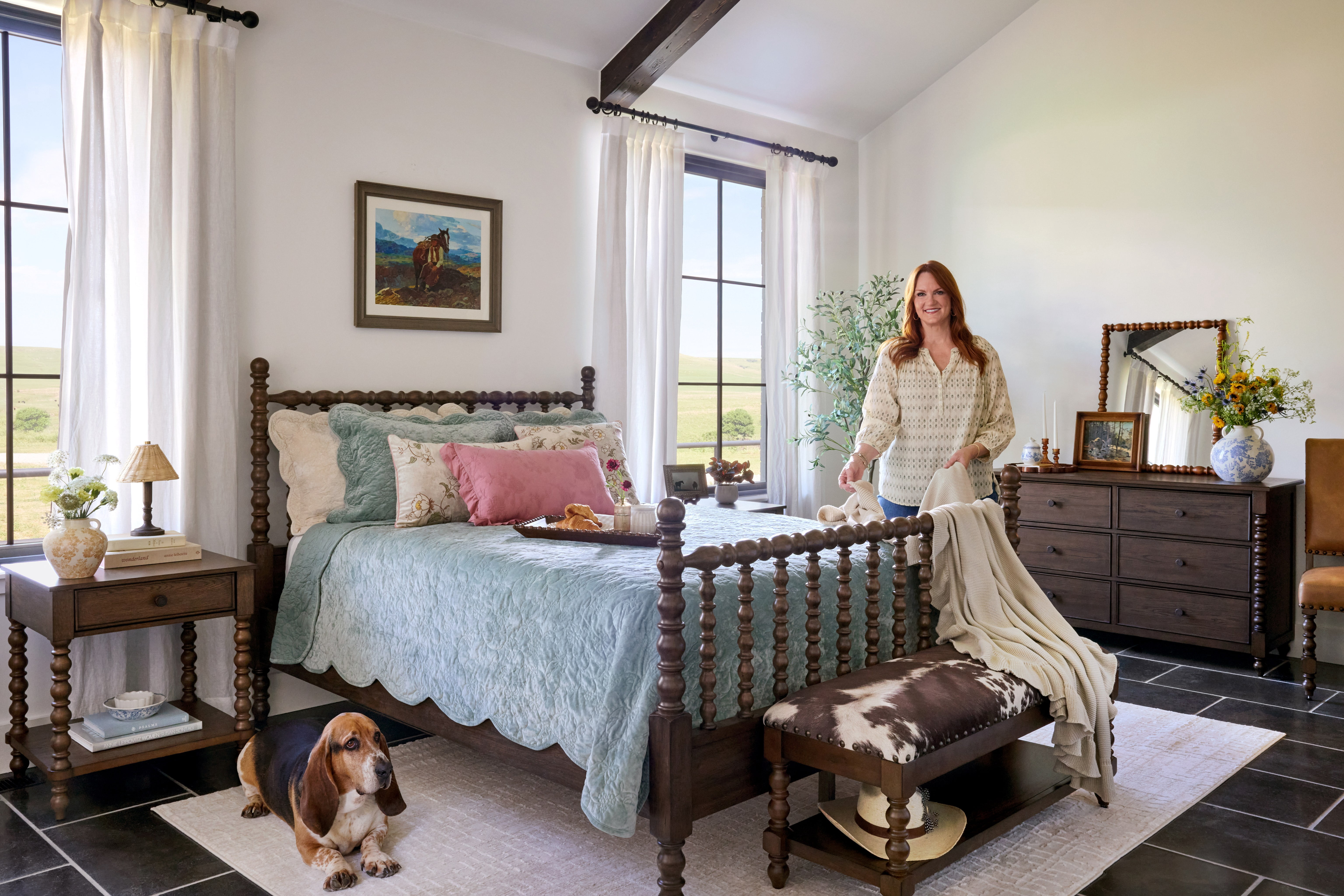 The Pioneer Woman Eloise Floral Velvet Quilt, King, Green River Bedding