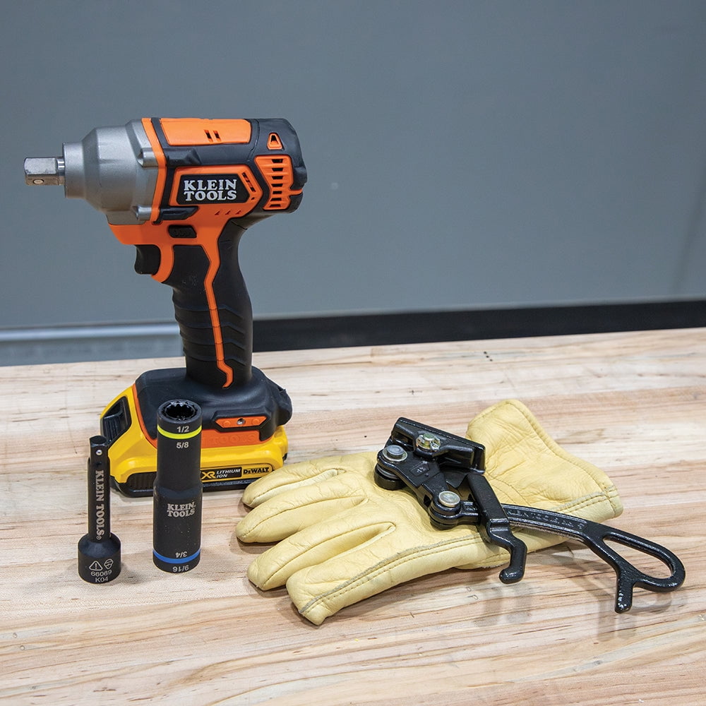 Klein Tools 4-In-1 Flip Quad Socket