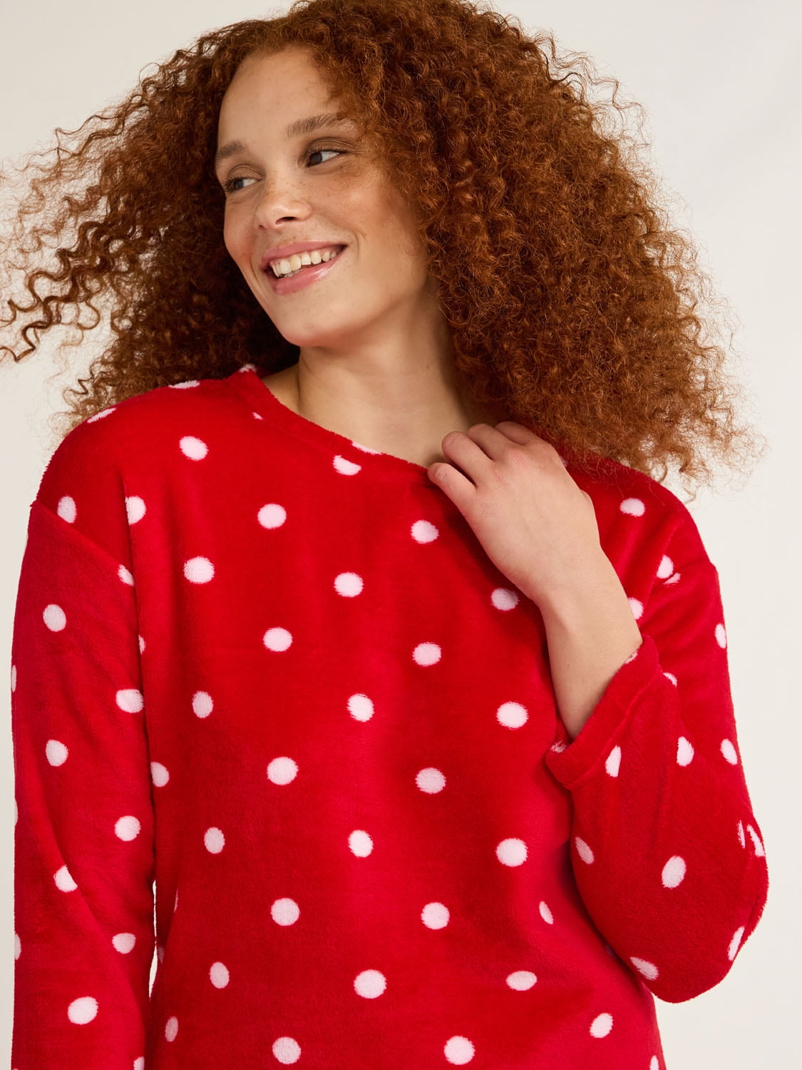 Joyspun Women's Folded Giftable Plush Long Sleeve Top with Pant Pajamas Set, 2-Piece, Sizes S to 3X