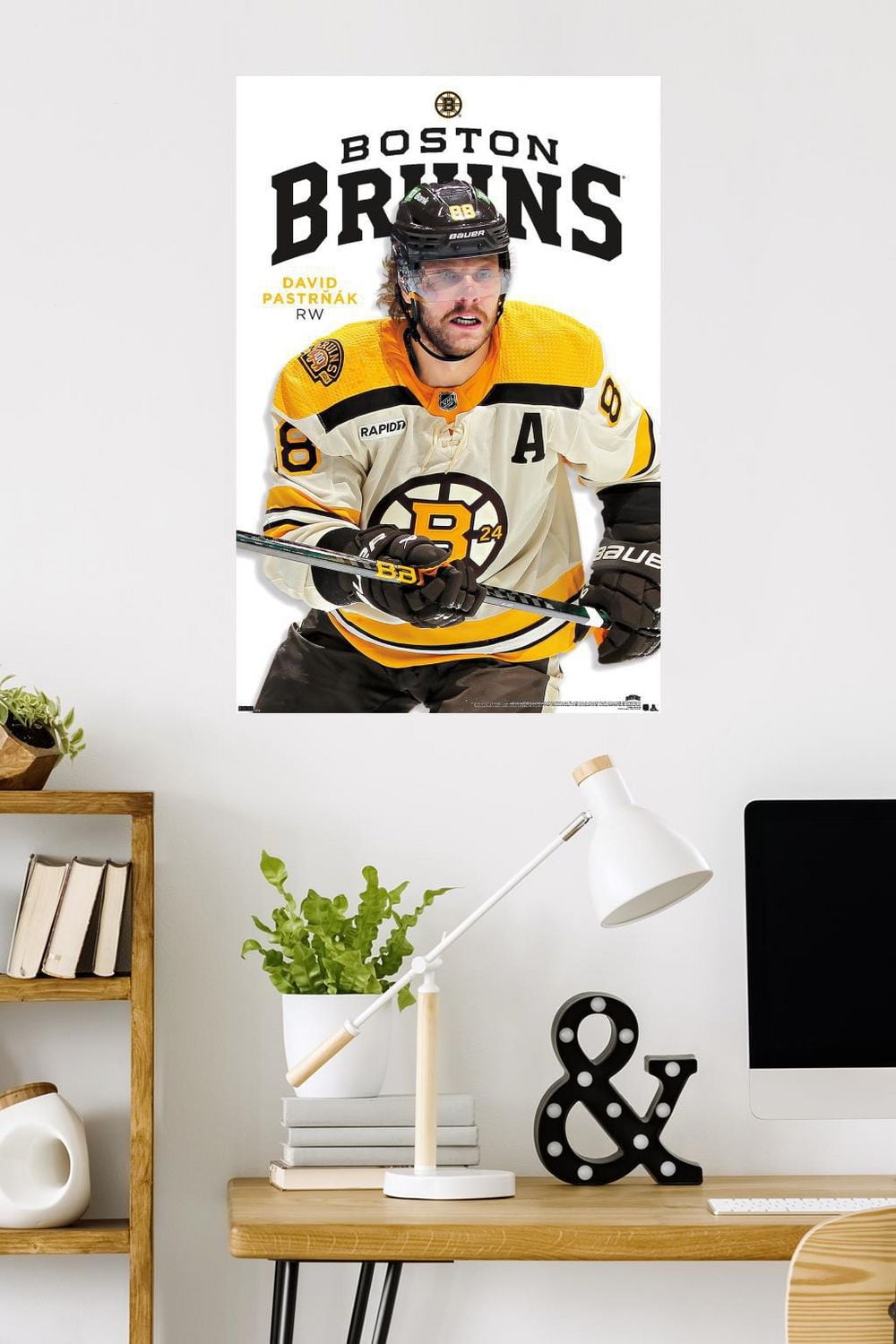 NHL Boston Bruins - David Pastrnák Feature Series 24 Wall Poster, 22.375" x 34"