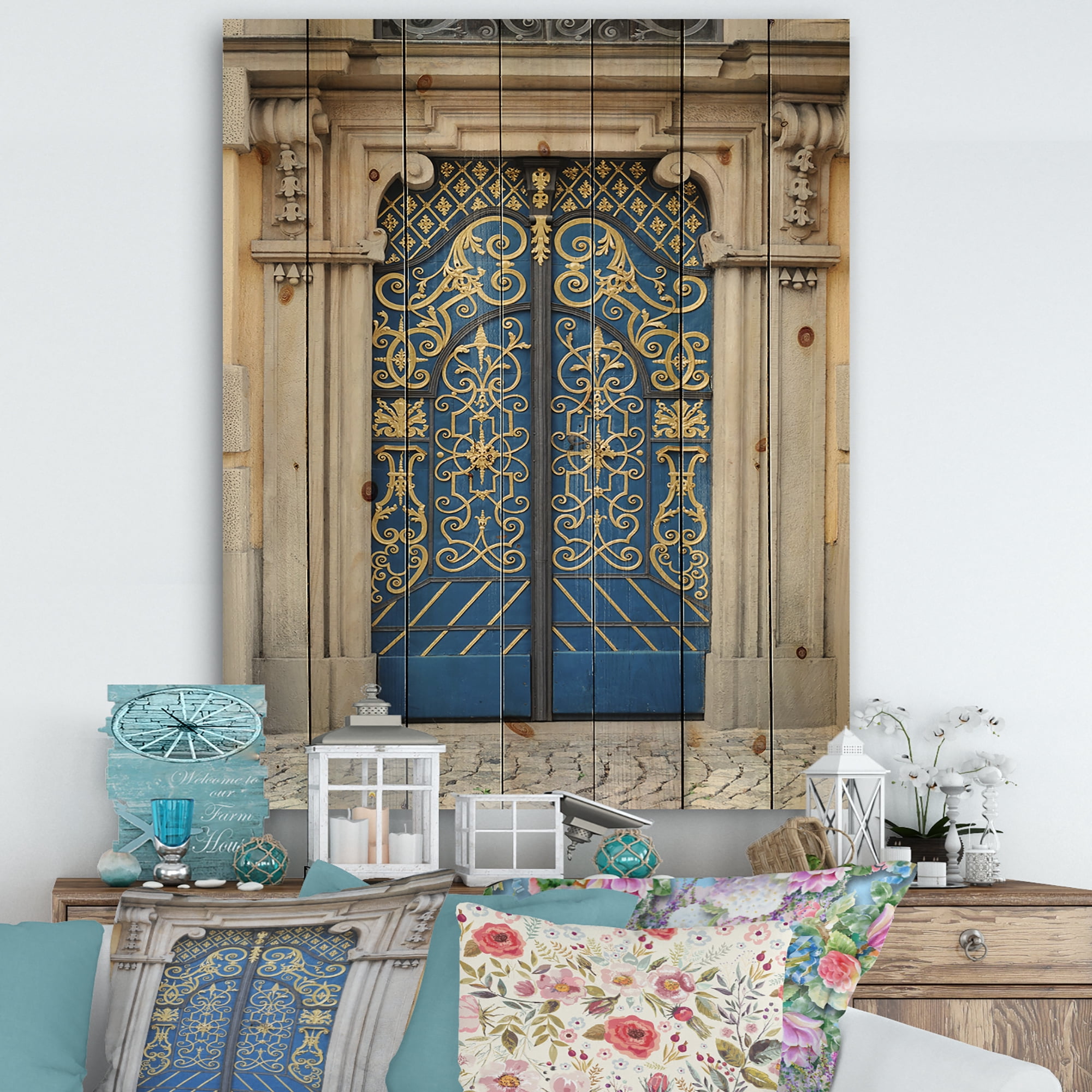 Designart 'Lavish Old-European Door Vintage' Vintage Print on Natural Pine Wood' Vintage Print on Natural Pine Wood
