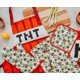 thumbnail image 2 of Juego de cocina con delantal TNT rojo de Minecraft, guantes de cocina, paños de cocina, 2 of 7