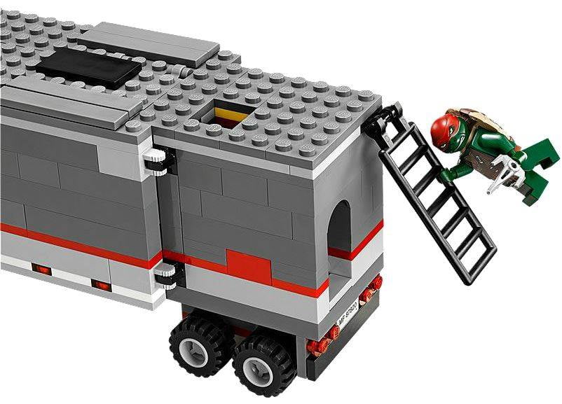 LEGO® Teenage Mutant Ninja Turtles® TMNT Big Rig Snow Getaway 