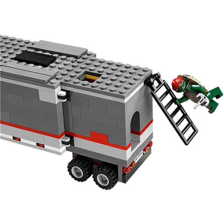 LEGO® Teenage Mutant Ninja Turtles® TMNT Big Rig Snow Getaway 
