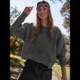 thumbnail image 4 of Sudadera Corta para Mujer, Cuello Redondo, Larga, Talla Grande, Otoño-Invierno 2025, Estilo Jersey Holgado. Gris Oscuro M, 4 of 10