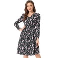 thumbnail image 1 of Vestido a media pierna con cuello en V y estampado floral con cintura fruncida Negros XS, 1 of 6