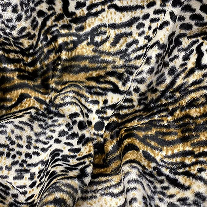 FabricLA Shaggy Faux Fur Fabric by The Yard - 72 x 60 Inches (180 cm x  150 cm) - Craft Furry Fabric for Sewing Apparel, Rugs, Pillows, and More 