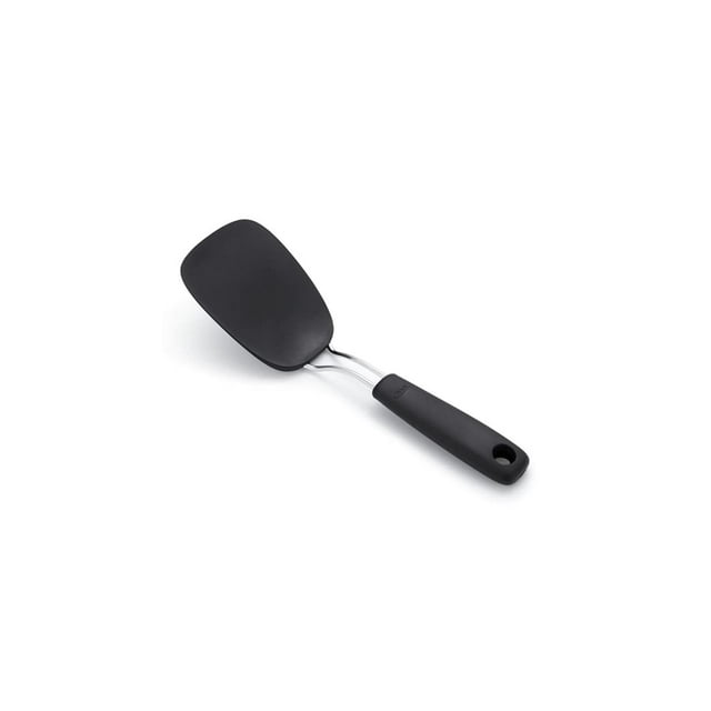 Flexible Turner OXO Good Grips de nailon negro resistente al calor