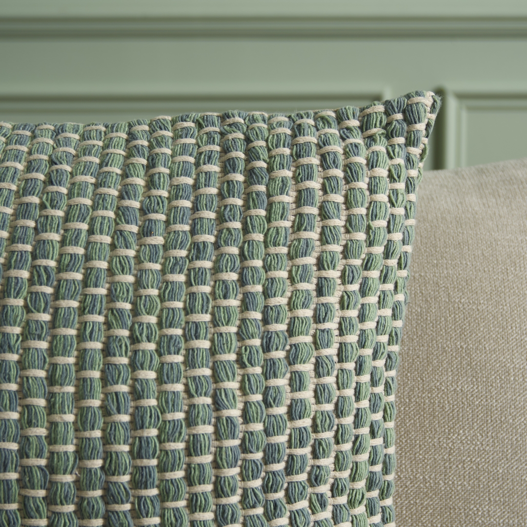 Safavieh Ina 20" x 20" Modern Cotton Decorative Pillows, Green