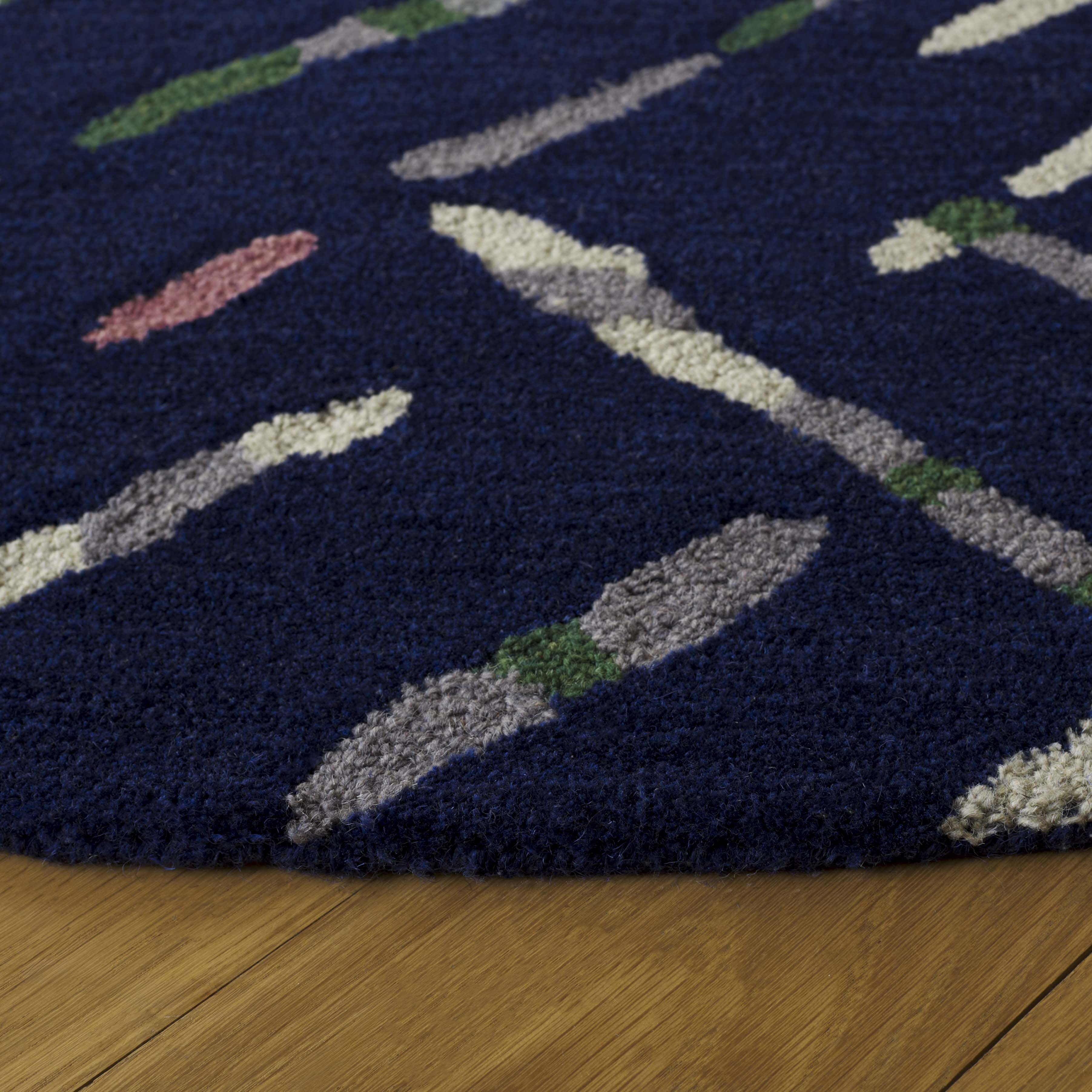 SAFAVIEH Metro Rodina Geometric Striped Area Rug, Navy/Pink, 6' x 6' Round