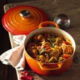 thumbnail image 2 of Le Creuset Casserole Ronde en Fonte 22 cm Volcanique 3,3 Litres, 2 of 5