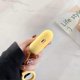 thumbnail image 5 of Funda liangnv Q Shy Duck para Airpods Pro 2019/Pro 2 Gen 2022, diseño de dibujos animados en 3D, divertida y bonita, para niños, niñas y adolescentes, de silicona suave y elegante., 5 of 5