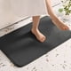 thumbnail image 4 of Alfombra de baño de espuma viscoelástica con rayas gruesas | Alfombra de baño de terciopelo suave y absorbente con reverso antideslizante | Alfombra lavable a máquina para baño, dormitorio y, 4 of 6