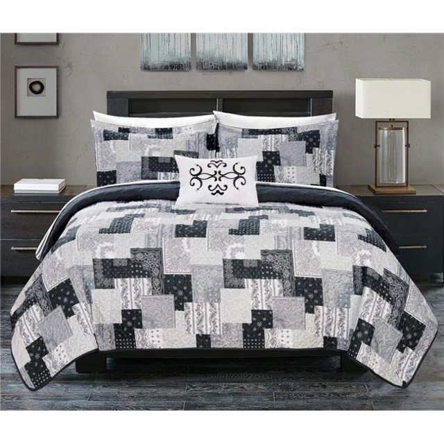 Chic Home Letizia 8 Piece Reversible Quilt Coverlet Set Embossed Patchwork Bohemian Paisley Print Quilted Design Bed in a Bag - Sheet Set Pillowcases Decorative Pillow Shams Included, Queen -