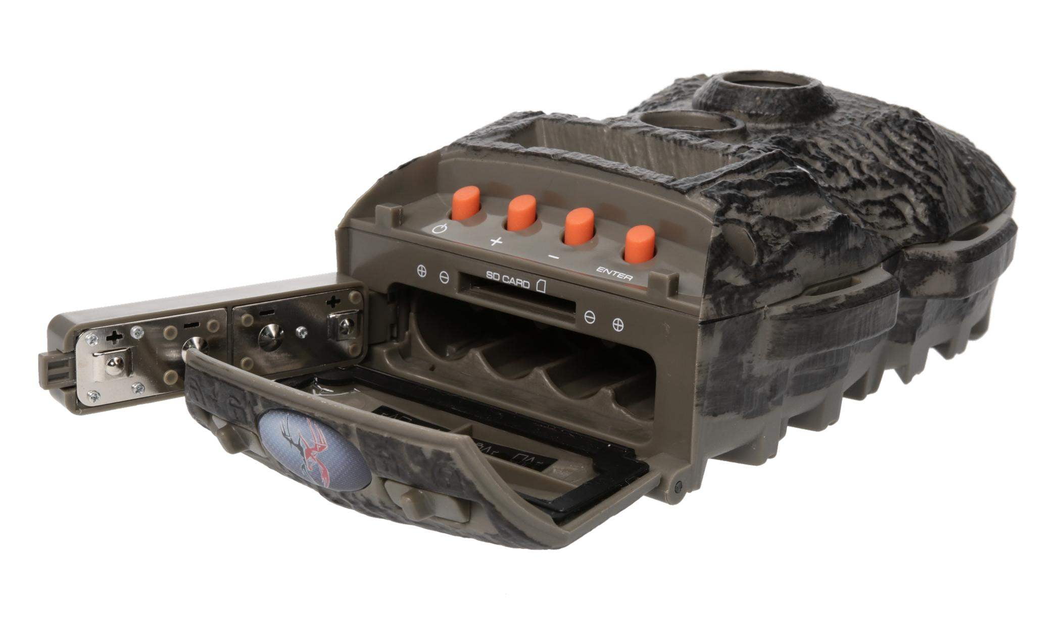 Wildgame Innovations Cloak LIGHTSOUT 24MP HD Photo, 720P Video, 75 Ft. Illumination Range, 3/4 SEC. Trigger Speed, Includes 8X AA Batteries