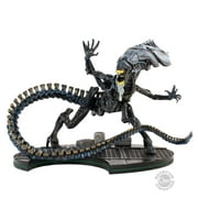 Alien Queen  Walmart Exclusive QMx 6 Everstone Aliens Q-Fig Max Elite Figure
