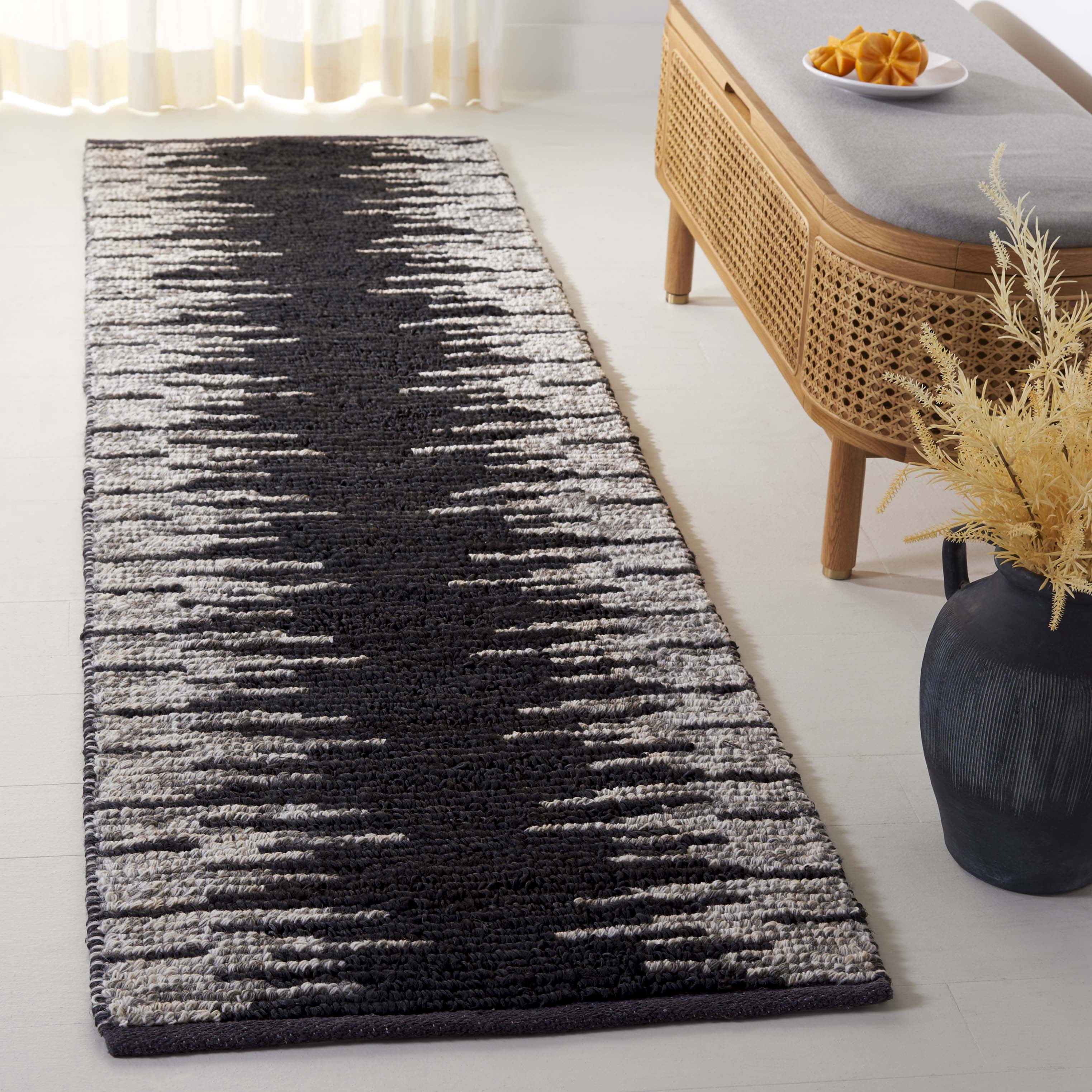 SAFAVIEH Natural Fiber Jake Abstract Runner Rug, Black/Beige, 2'3" x 8'