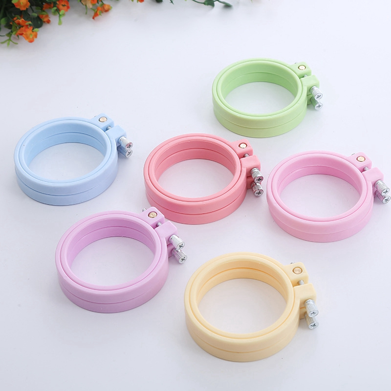 10pcs Adjustable Plastic Flat Round Embroidery Hoops Embroidery Circle Stitch Hoops for Needlework and DIY Embroidery Project Mixed color 75~78mm