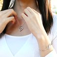 thumbnail image 3 of Collar de corazón infinito de plata esterlina con colgante de diamantes bañado en platino y amor infinito para mujer y niña, 3 of 5