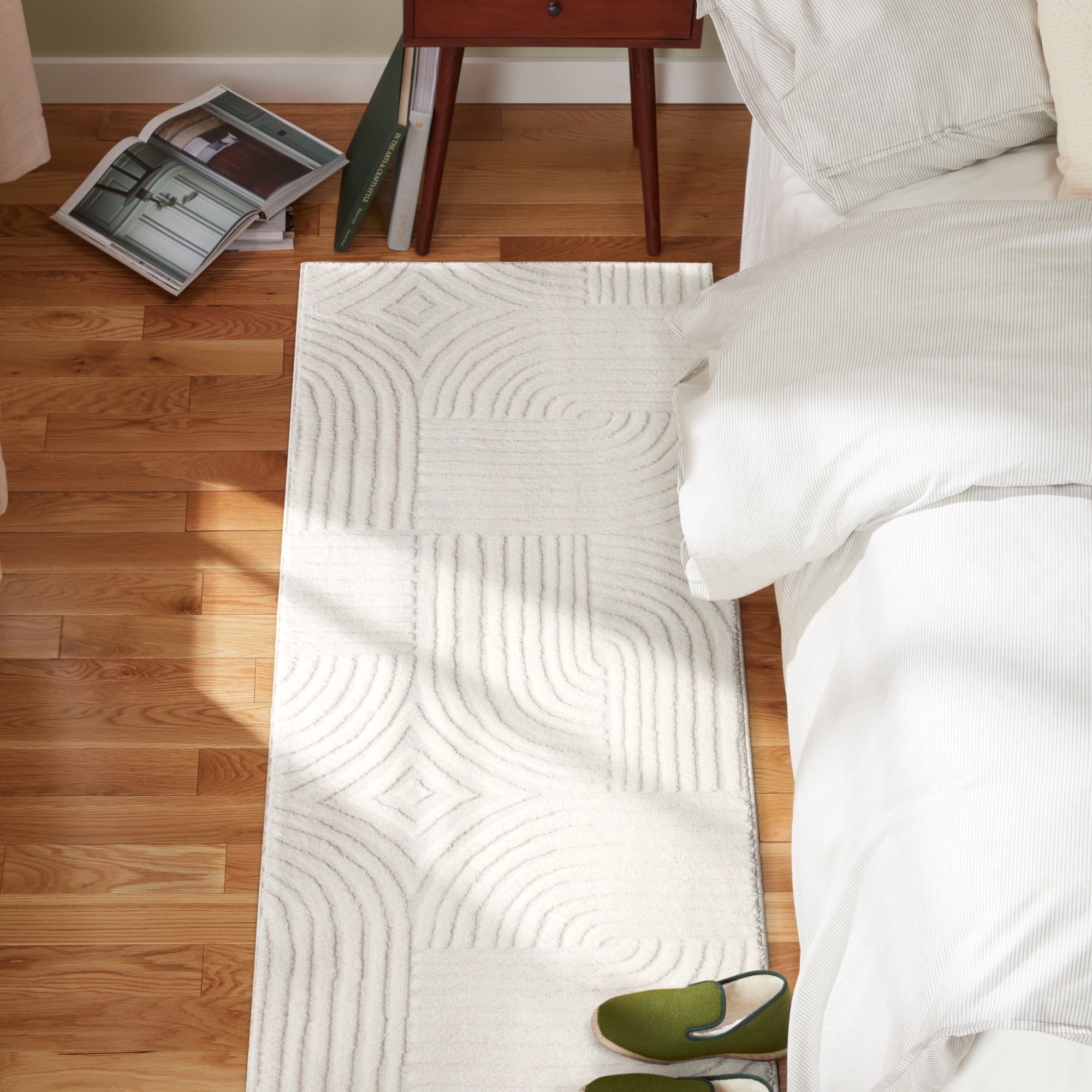 TOWN & COUNTRY EVERYDAY Stone Geo Curve Soft Felt Everwash®, Machine Washable Area Rug with Non-Slip Backing, Geometric Rug, Ivory, 1'7"x7'2"