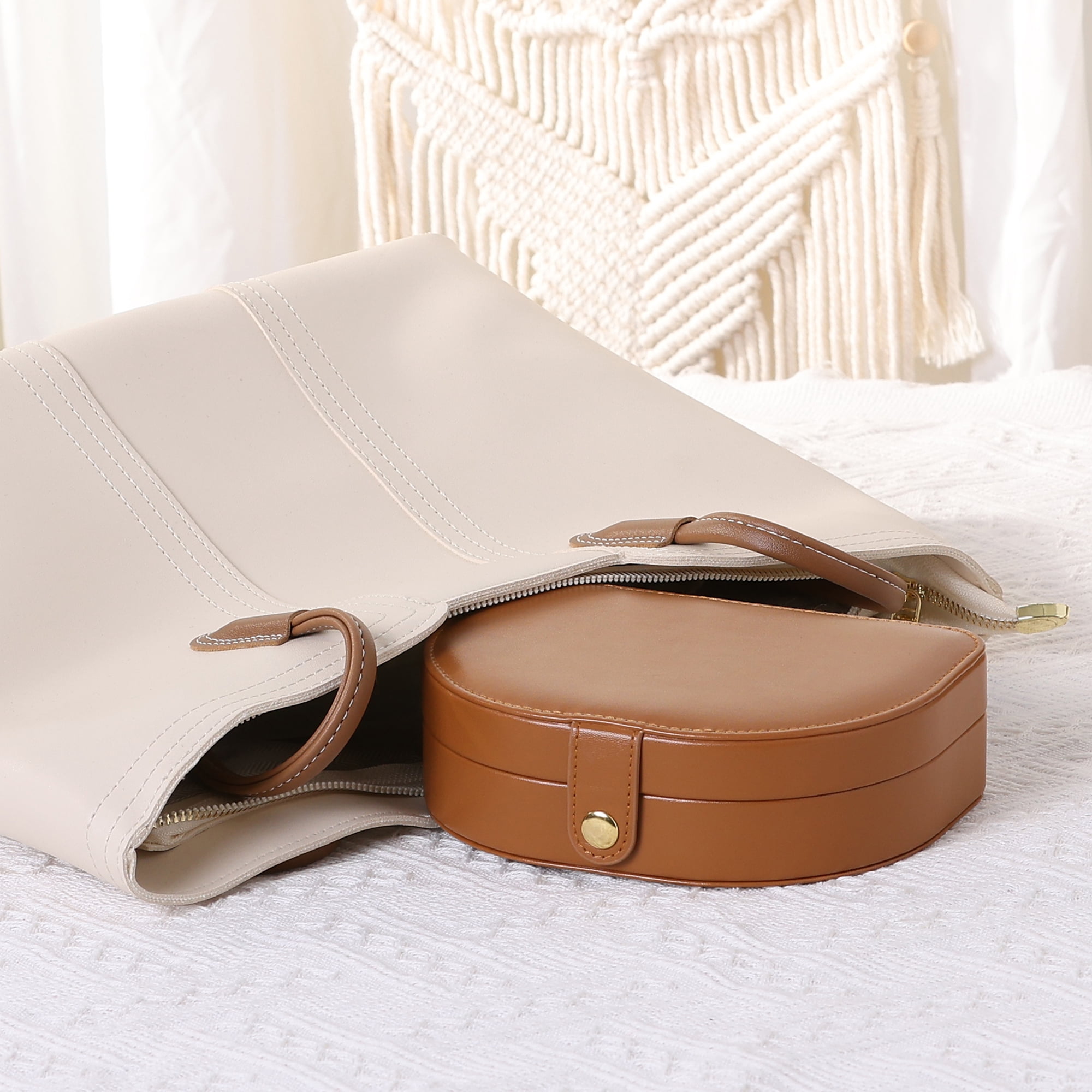 Unique Bargains Jewelry Box Small Portable PU Leather Seashell-Shaped Jewelry Case Brown