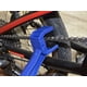 thumbnail image 4 of Limpiador de cadena de bicicleta, 2 uds., herramienta de cepillo de limpieza de cadena de bicicleta y motocicleta (azul + rojo), 4 of 5