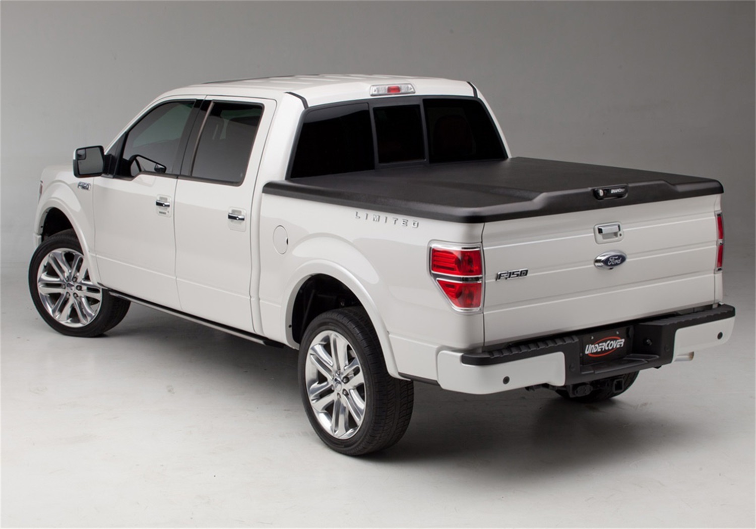 Undercover Uc8016s Se Smooth Tonneau Cover Fits 17 18 Ridgeline Walmart Com Walmart Com