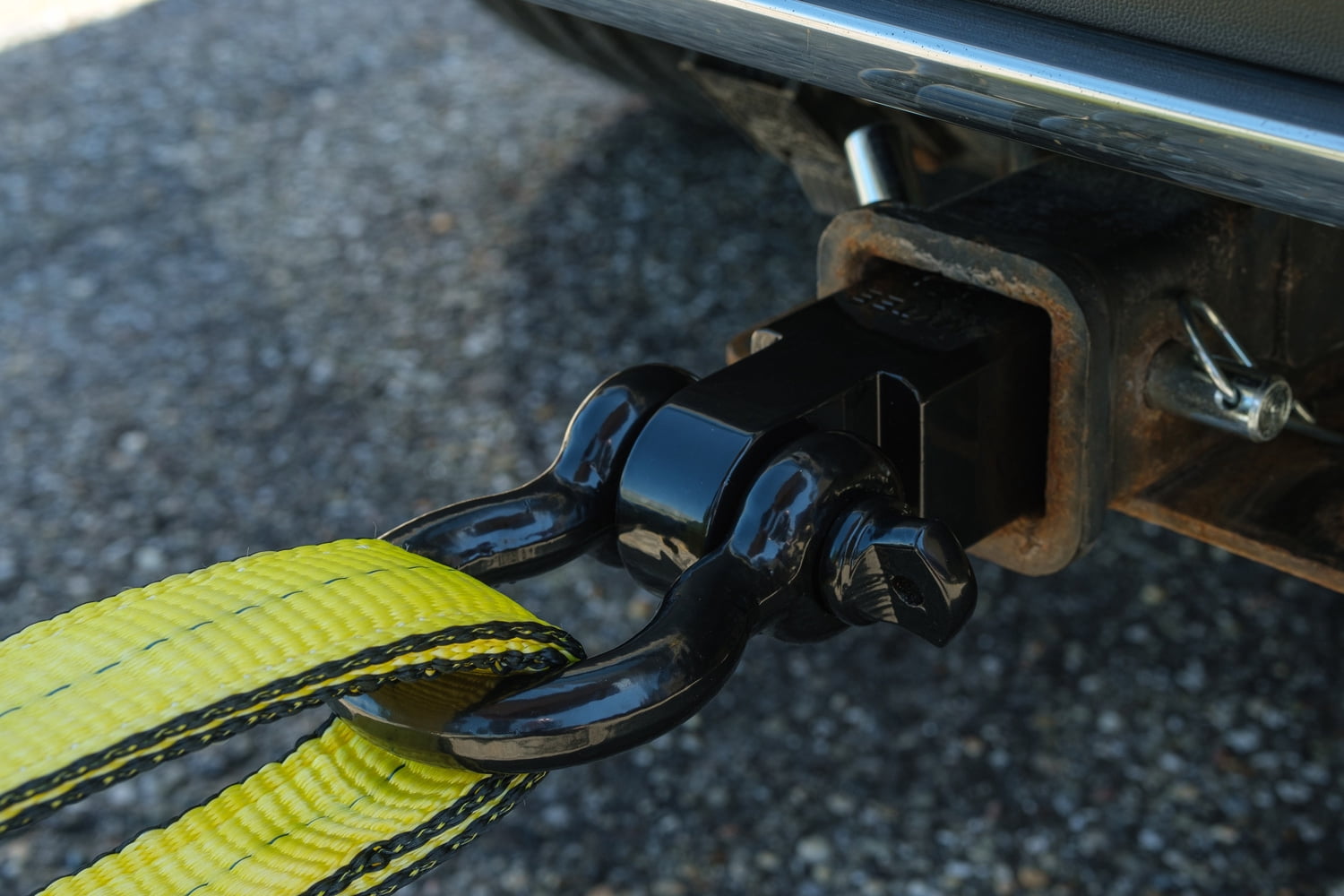 2" Tow Hitch Shackle Receiver with 3/4'' D Ring Shackle, 5/8" Standard Hitch Pin, 11,000 lbs WLL | Black Towing Accessories for Vehicle Recovery Off-Road