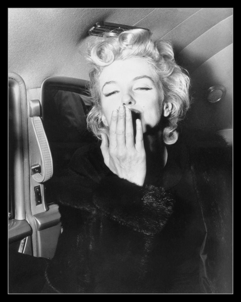 Marilyn Monroe Kiss Blowing A Kiss Laminated &amp; Framed Poster Print (24 ...