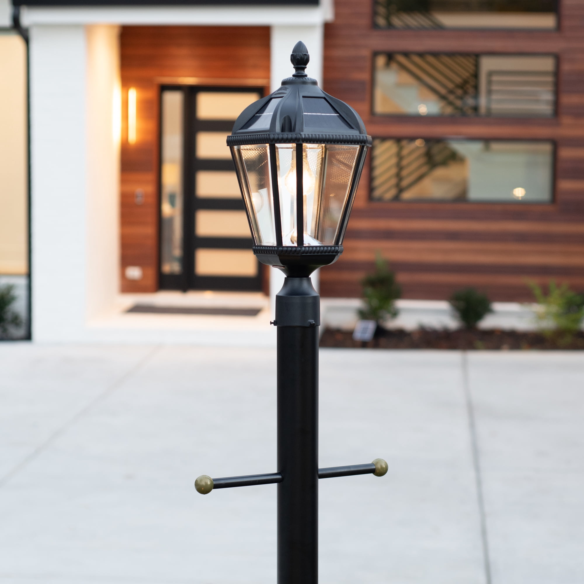 Gama Sonic Outdoor Solar Post Light, Black Aluminum, Royal Bulb, Beveled Glass, Single Lamp with 3-inch Fitter for Lamp Posts or Pier Mount (Sold Separately) Warm White LED, 98B012