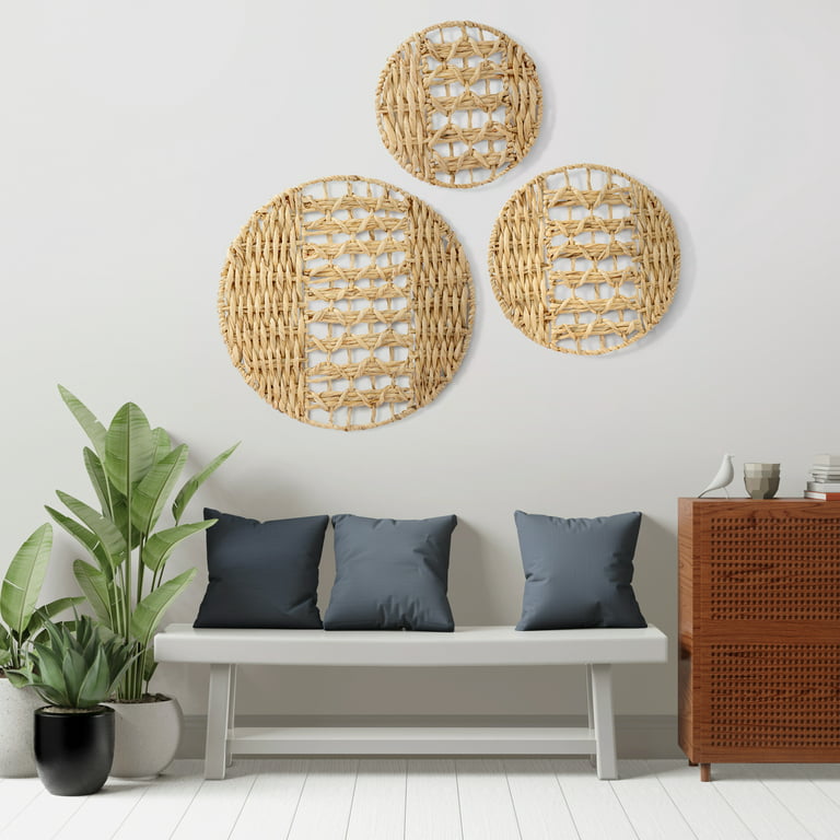Artera Wicker Wall Basket Decor - Set of 4 Oversized, Hanging Natural Woven  Seagrass Flat Baskets, Round Boho Wall Basket Decor for Living Room or