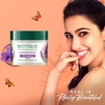 thumbnail image 3 of Biotique Saffron Youth Crème Anti-âge, 50 g, 3 of 5