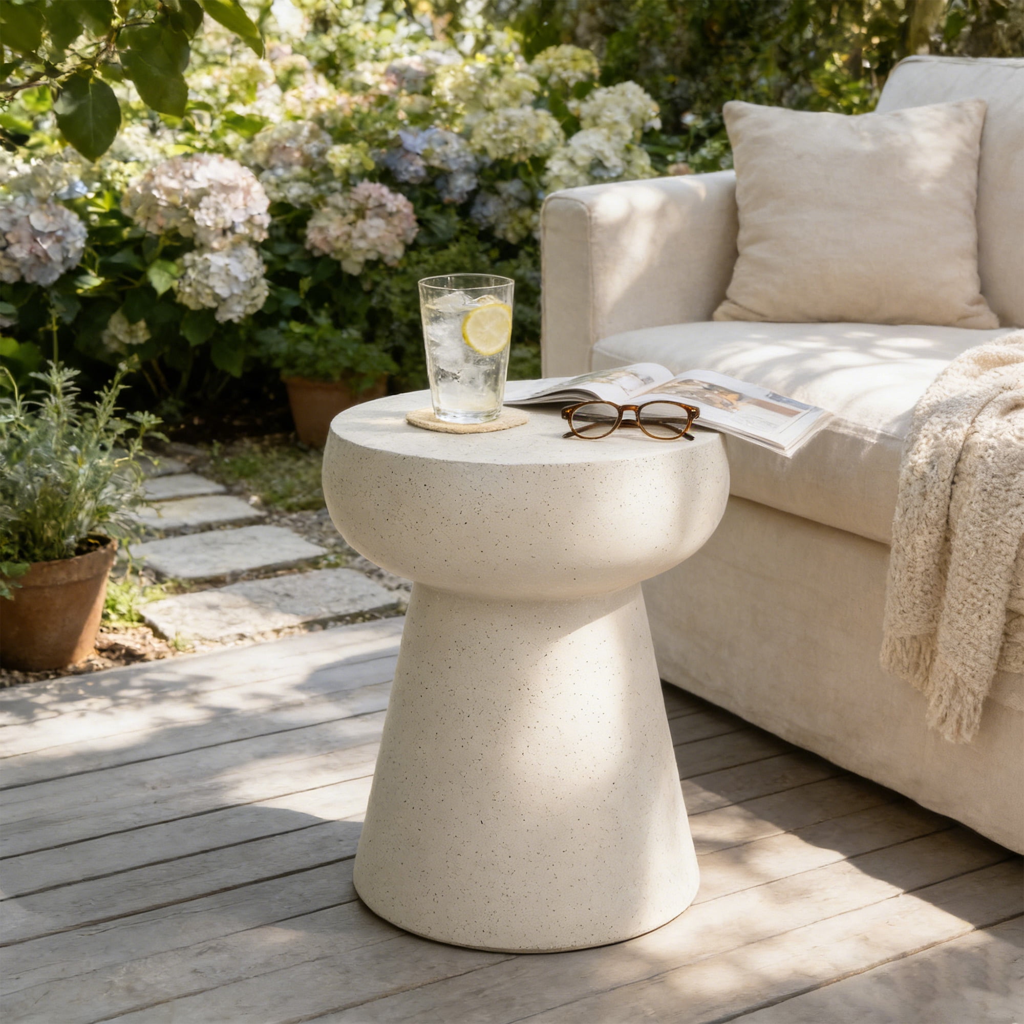 Mintazer 19.68" H Mushroom-Shaped Outdoor Side Table, Geometric Pedestal End Table with Travertine Texture, Modern Accent Table for Patio Living Room, Beige & Yellow