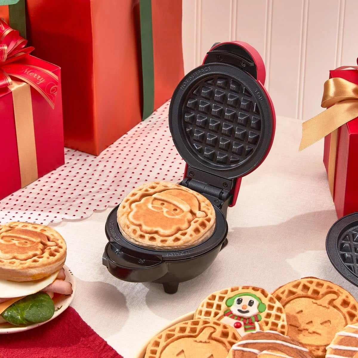 Dash MultiMaker Mini Waffle System with 7 Removable Plates and Storage Case
