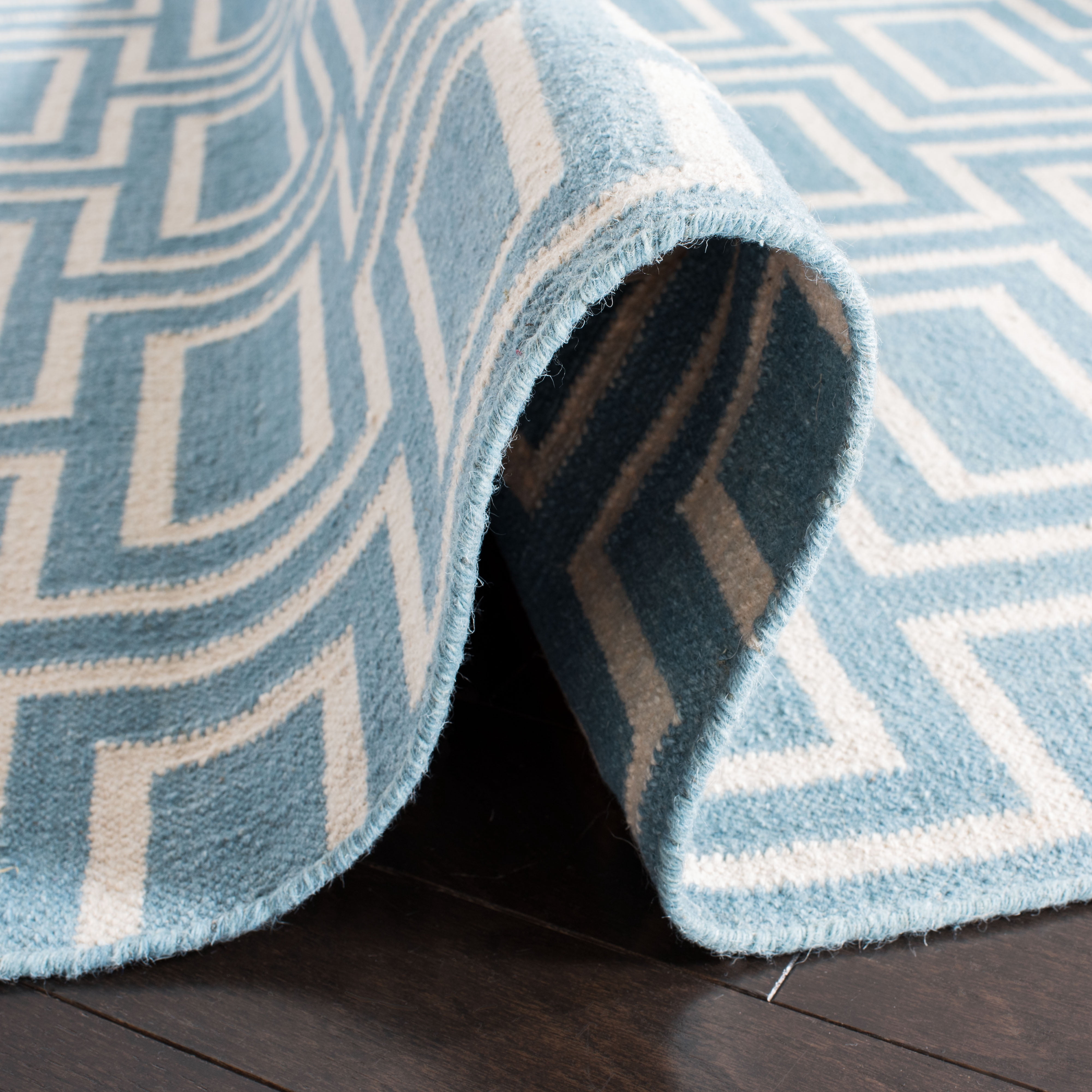 Safavieh Dhurries Abigail Geometric Runner Rug, Light Blue/Ivory, 2'6" x 8'